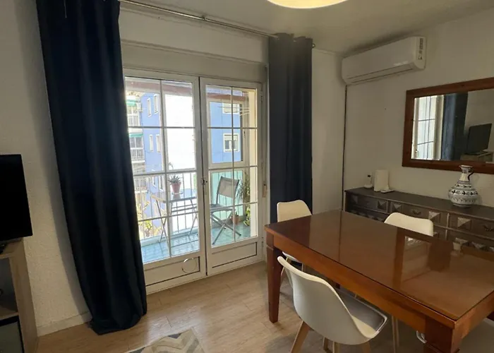 Home4u Apartamento Picasso Cerca De Todo 아파트 *