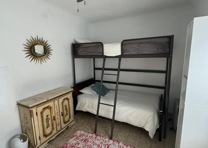Home4u Apartamento Picasso Cerca De Todo 아파트 *