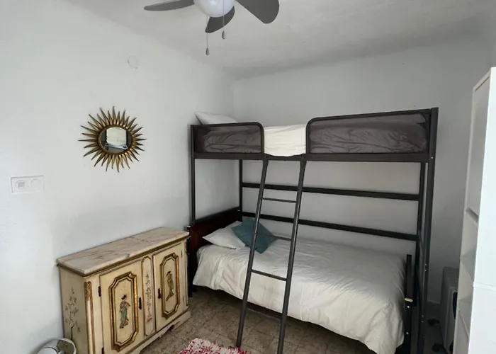Home4u Apartamento Picasso Cerca De Todo 아파트 *